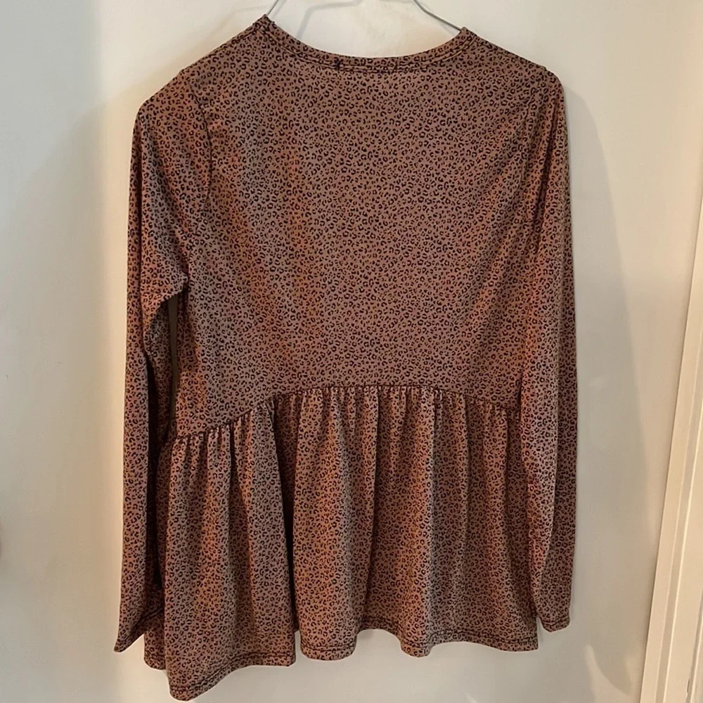 Gaze Long Sleeve shirt, Leopard Print Size Small, new! - Picture 4 of 4